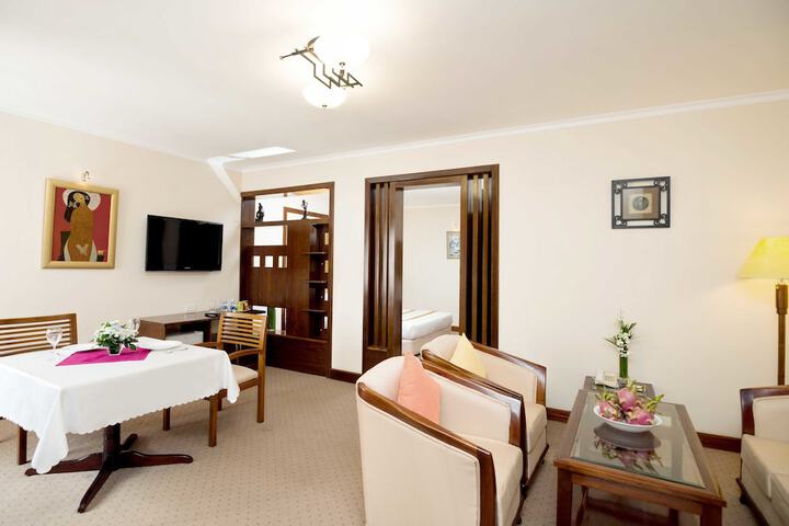Room 8 of 36
