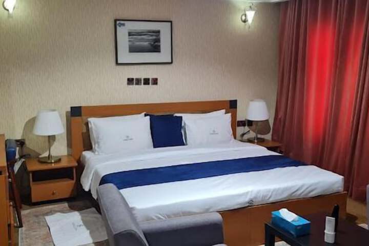 Room 18 of 60