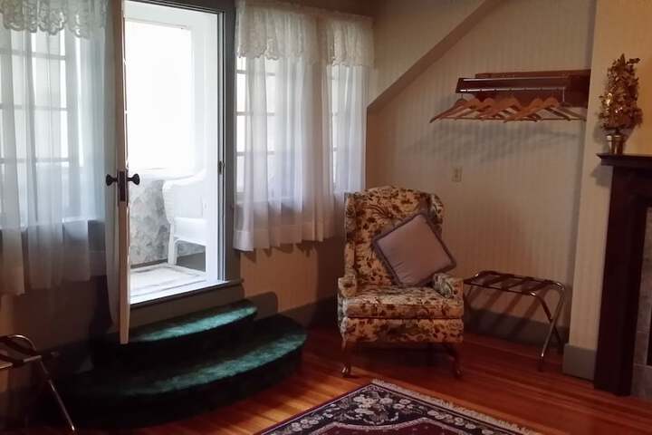 Room 8 of 59