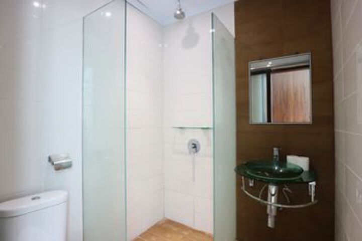 Room 2 of 40