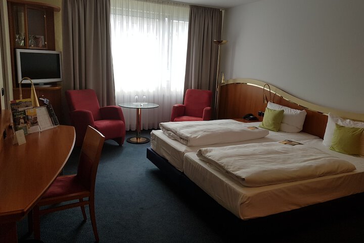Room 9 of 46
