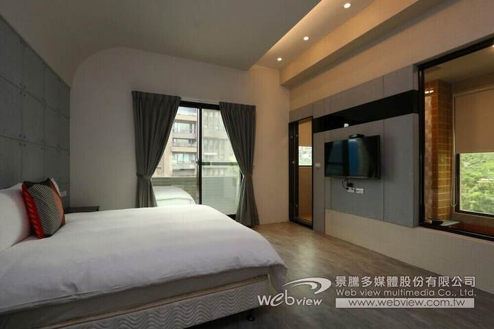 Room 27 of 55