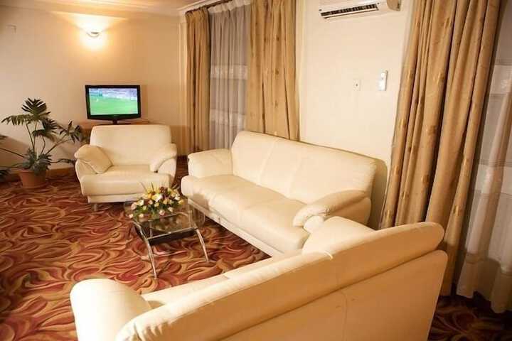 Room 15 of 43