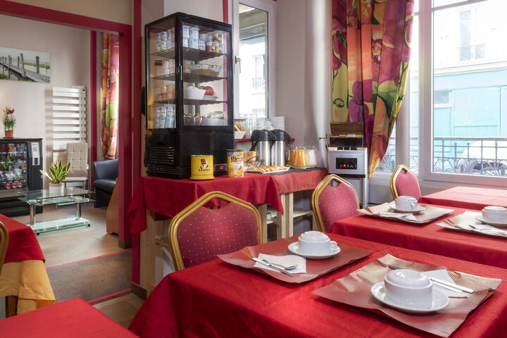 Breakfast area