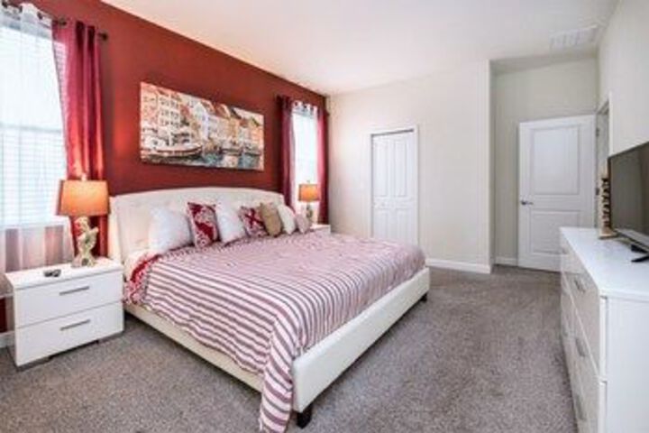 Room 11 of 25