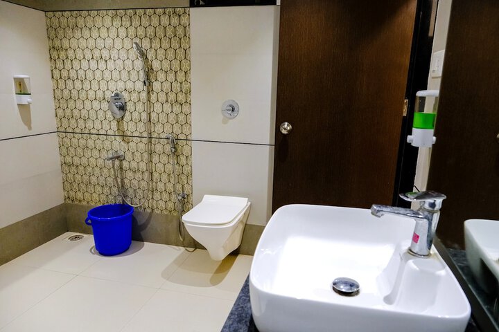 Room 35 of 68