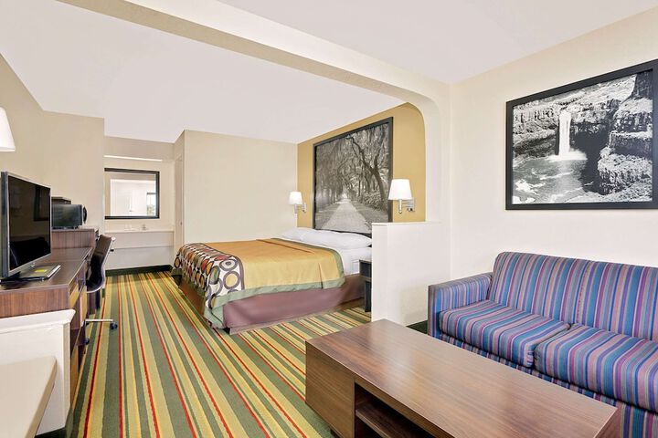 1 King Bed (1 of 7)