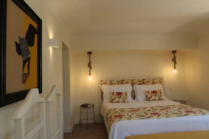 Room 44 of 165
