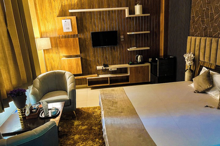 Room 33 of 54