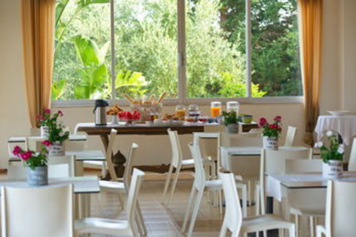 Breakfast/Coffee Service 12 of 20