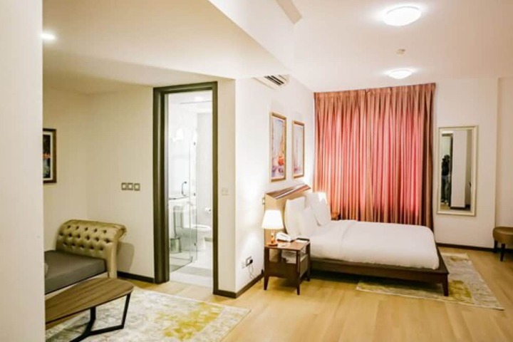 Room 10 of 110