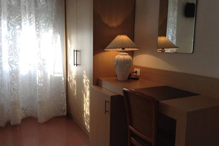 Room 21 of 49