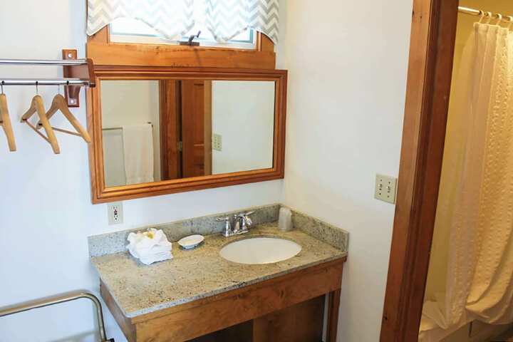 Room 118 of 173