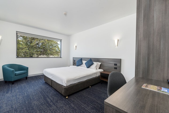 Room 11 of 35