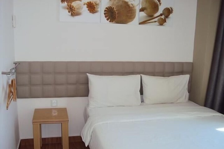 Room 11 of 24