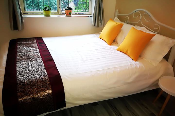 Room 5 of 19