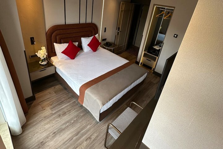 Room 20 of 96