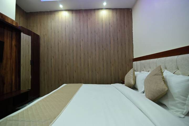 Room 3 of 42