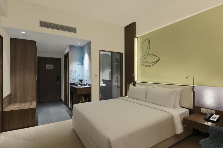 Room 6 of 50
