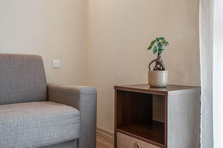 Room 10 of 28