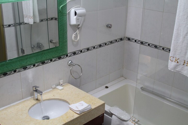 Room 20 of 34