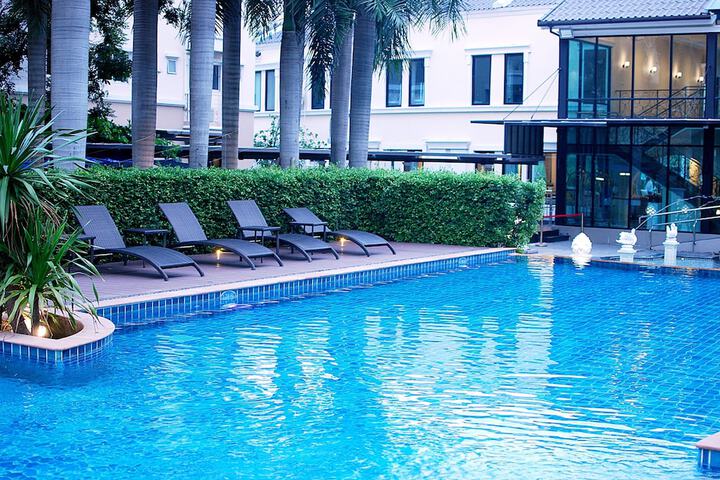 Pool 70 of 150
