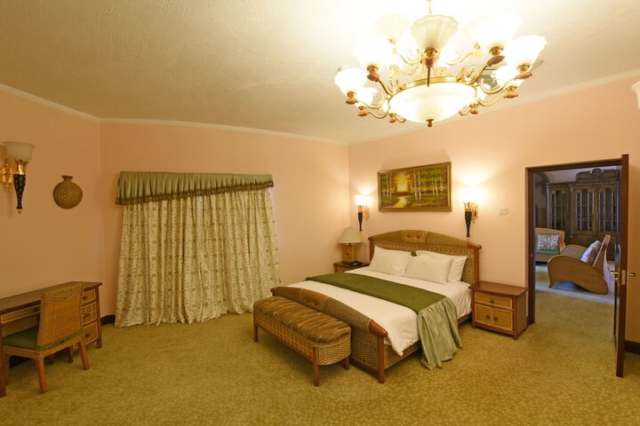 Room 30 of 66