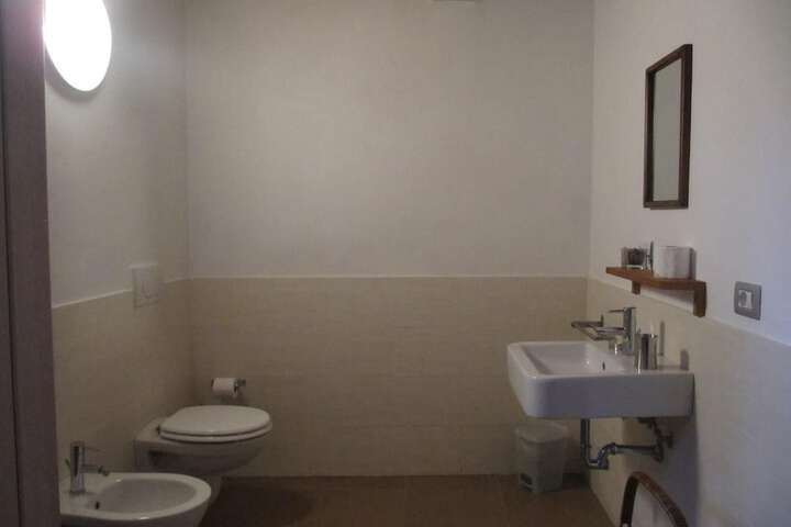 Room 15 of 16