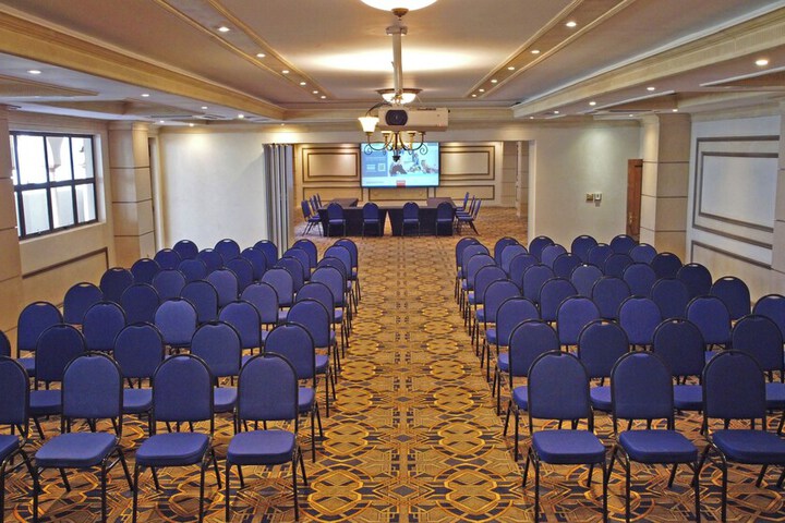 Business Center 97 of 101