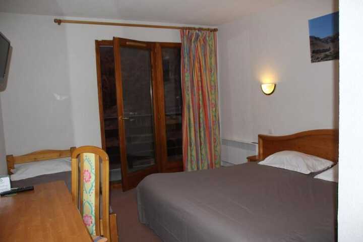 Room 8 of 28
