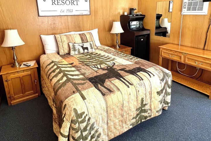Room 4 of 33
