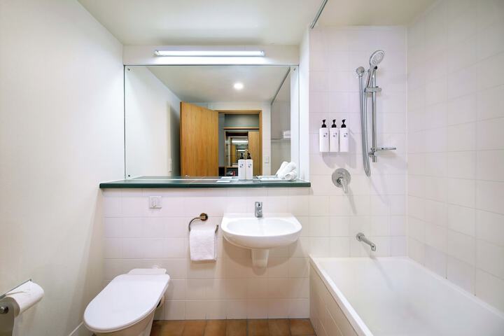 Room 15 of 25