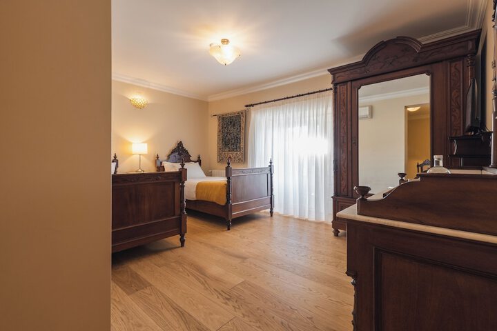 Room 17 of 193