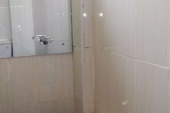 Room 8 of 13