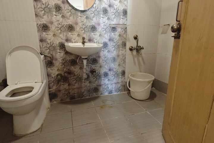 Room 13 of 17