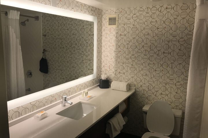 Bathroom sink
