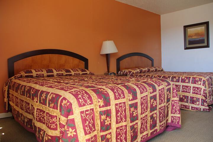 2 Double Beds (15 of 15)