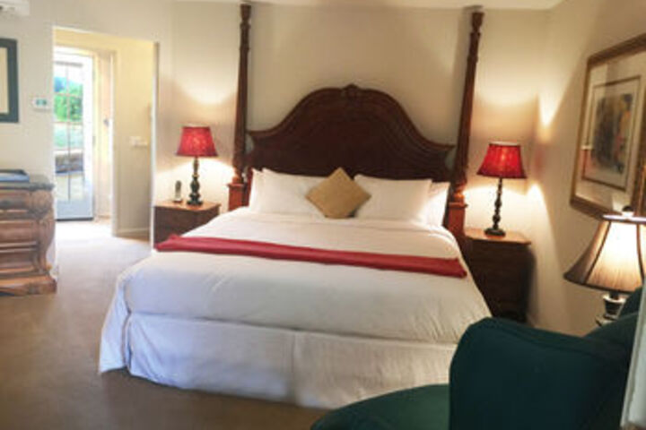 Room 11 of 38