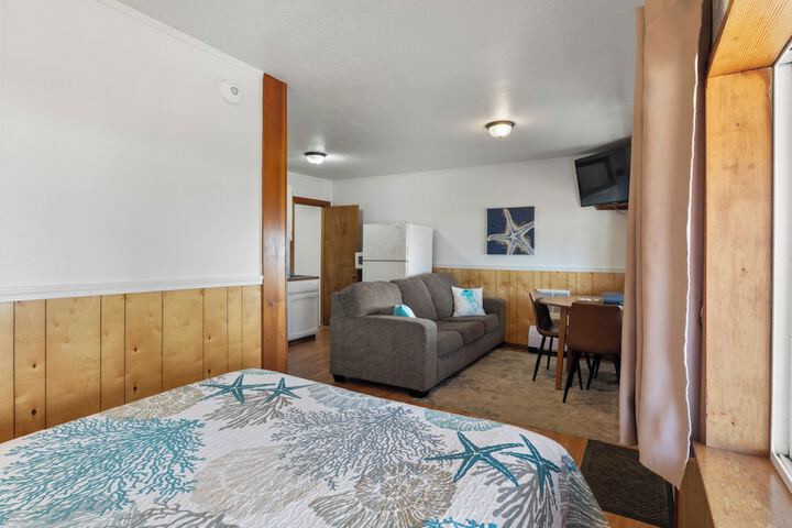 Room 28 of 128