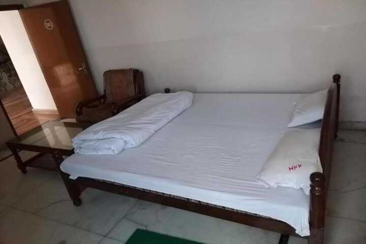 Room 12 of 30
