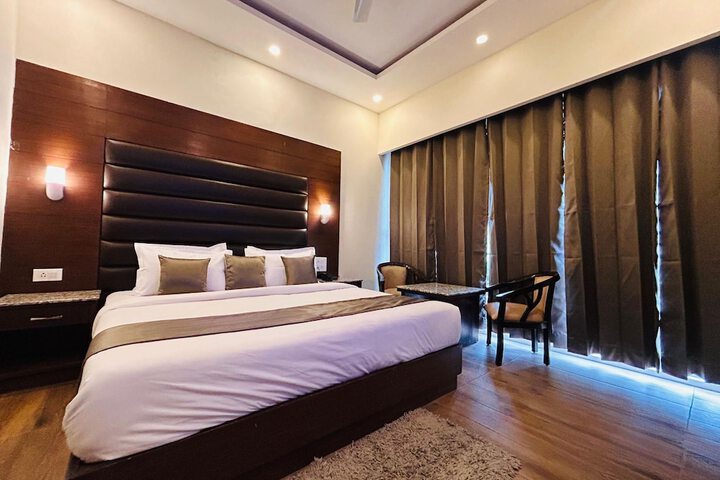 Room 15 of 50