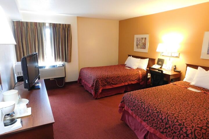 2 Double Beds Accessible (17 of 17)