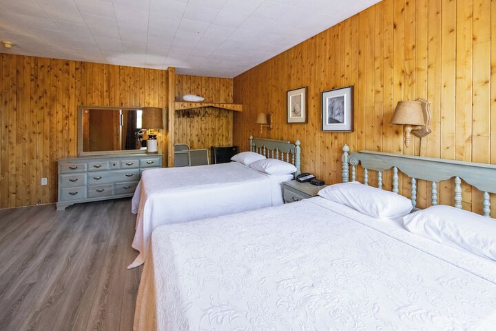 Room 33 of 81