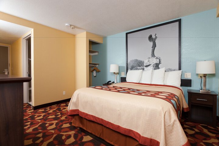 1 King Bed (16 of 45)