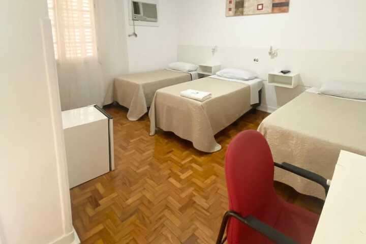 Room 4 of 16