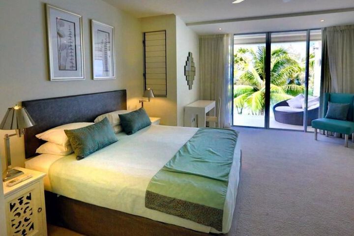 Room 6 of 32