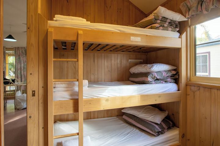 Room 45 of 183