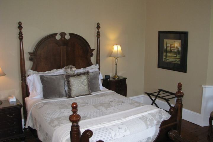 Room 15 of 42