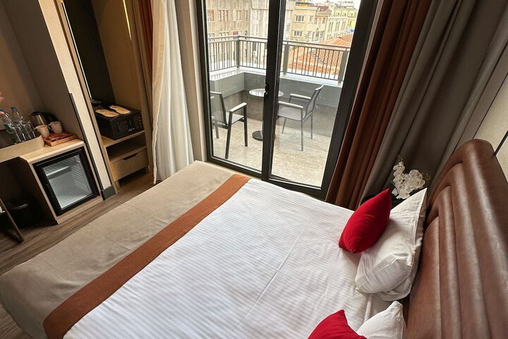Room 47 of 96