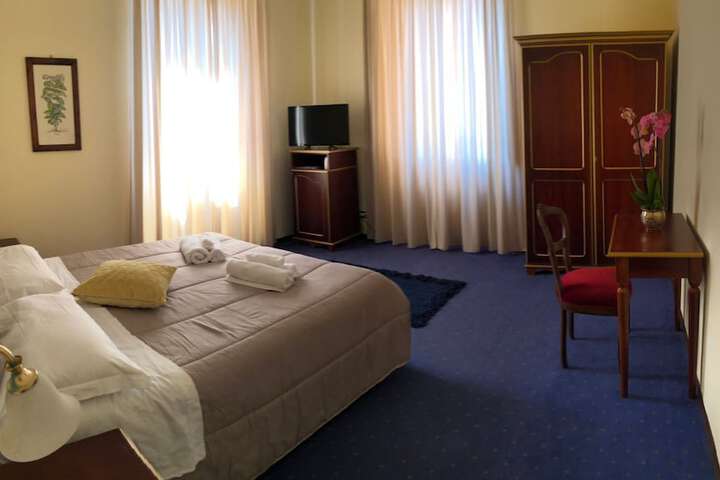 Room 11 of 162